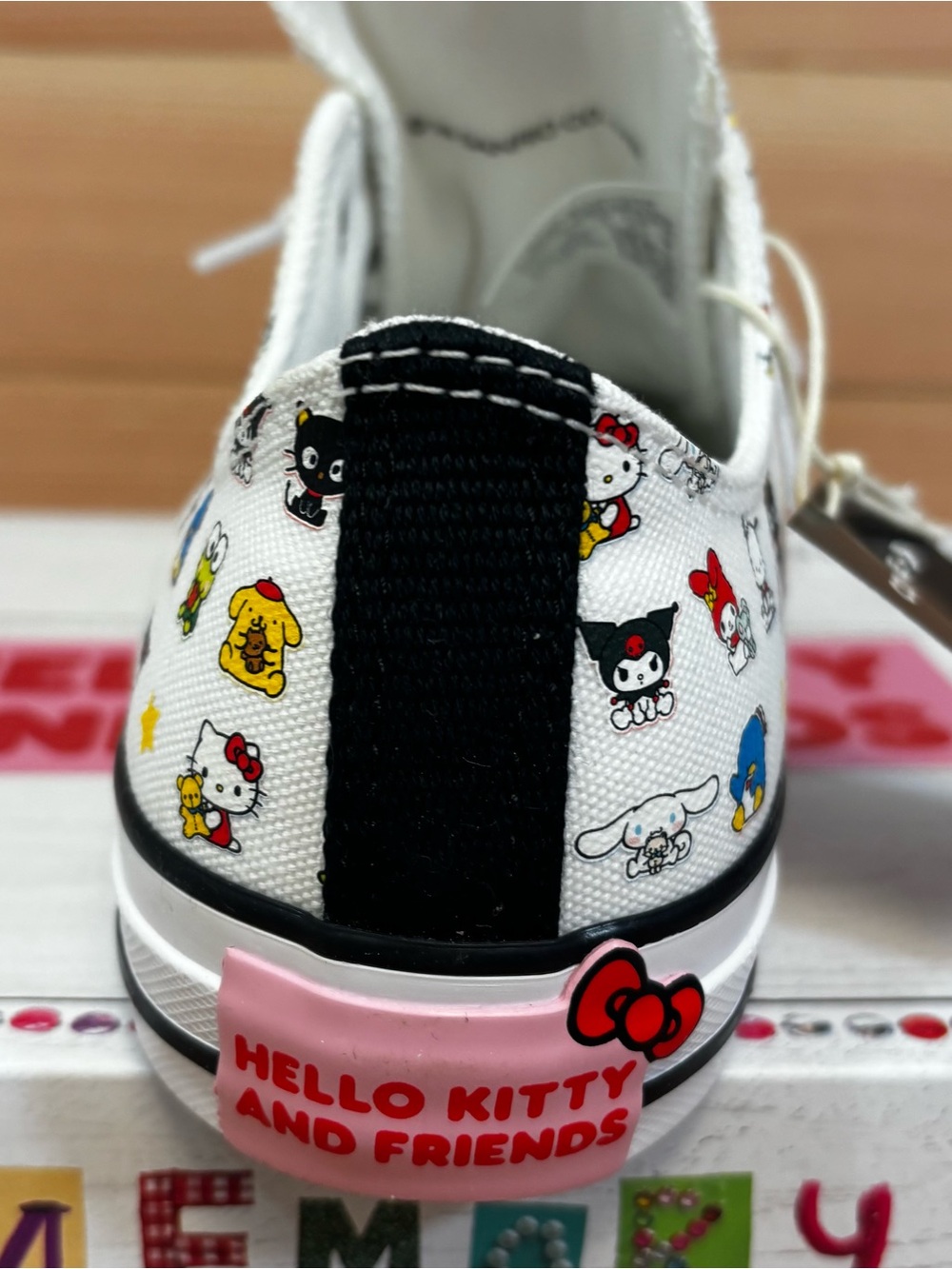 Converse HELLO KITTY And Friends Chuck Taylor White Low Sneakers Women’s Sz 7 - Picture 3 of 11